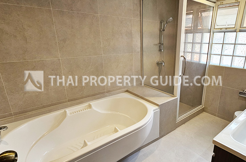 House with Shared Pool in Nichada Thani 